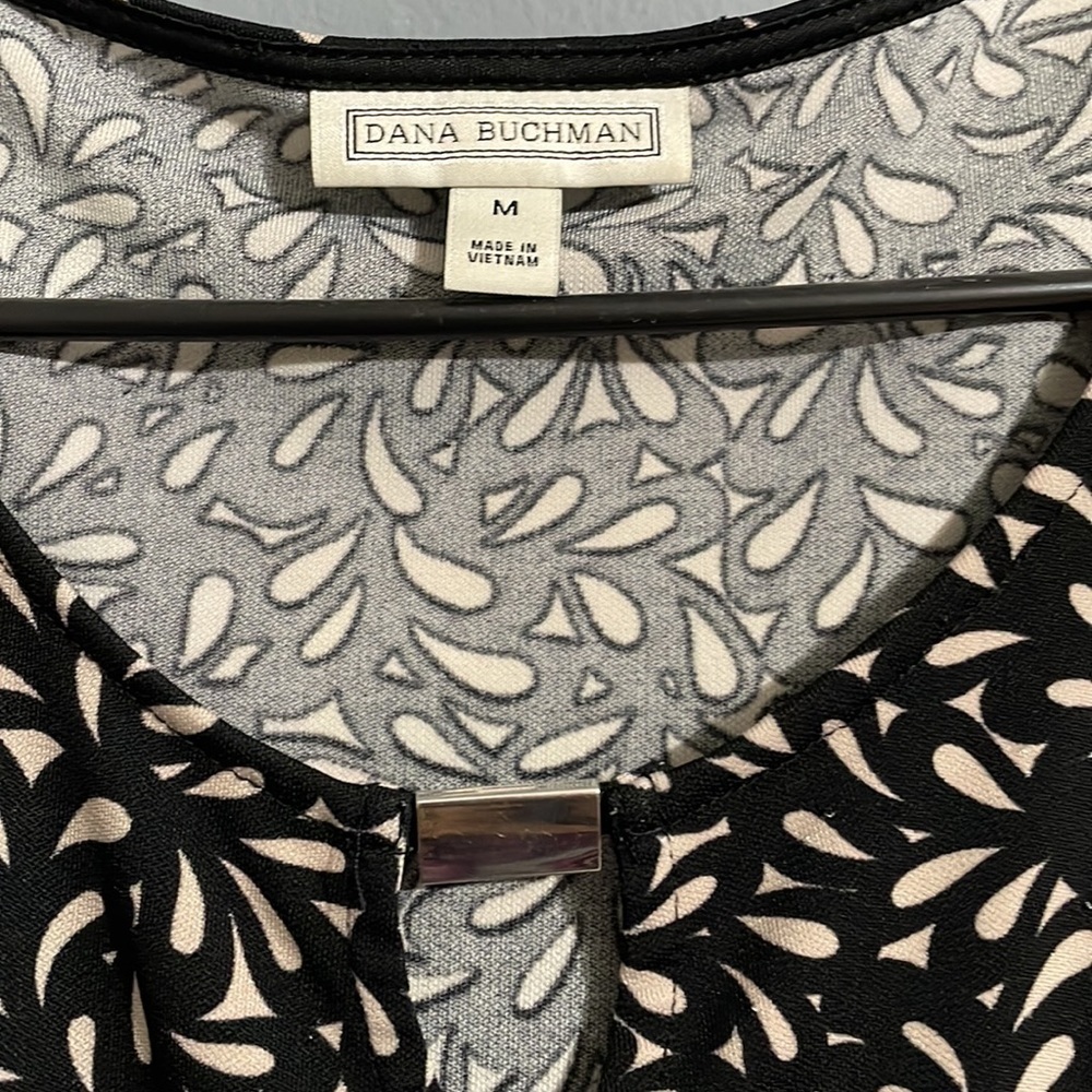 Dana Buchman sleeveless top size medium - Picture 2 of 4